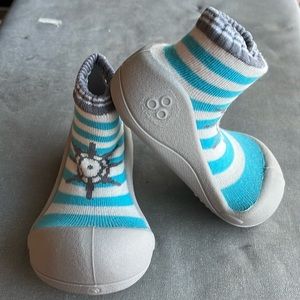 NWOT Nautical Attipas baby walking shoes size 6.5